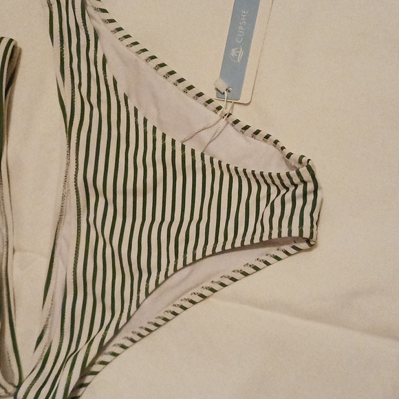 Cupshe Bikini - Picture 3 of 8